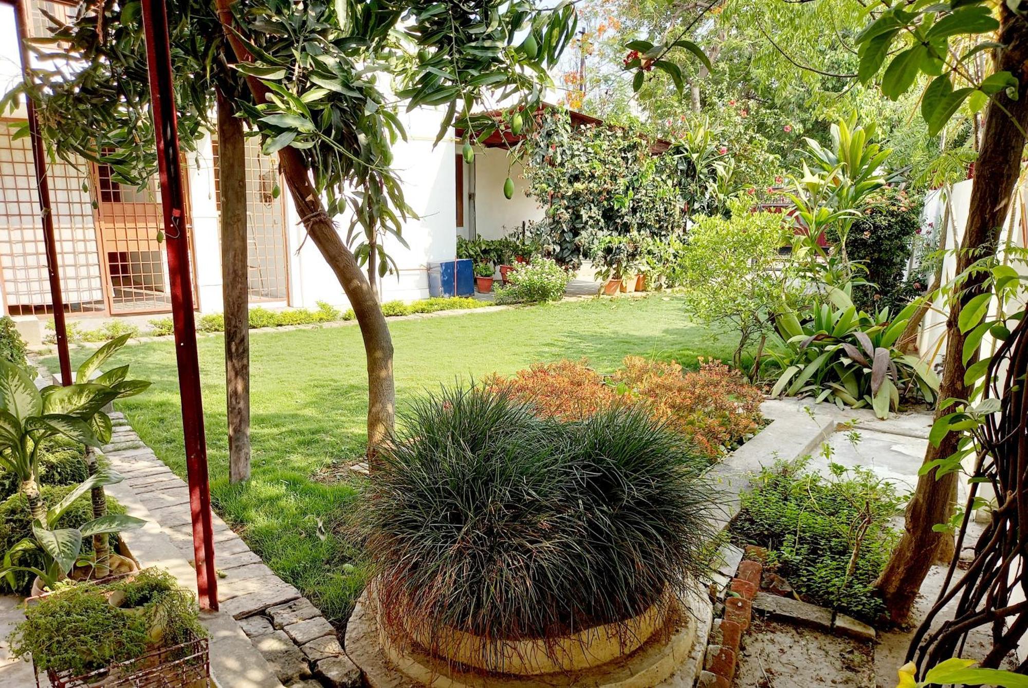 Bed and Breakfast Garden View Residency Lakhnaú Exteriér fotografie